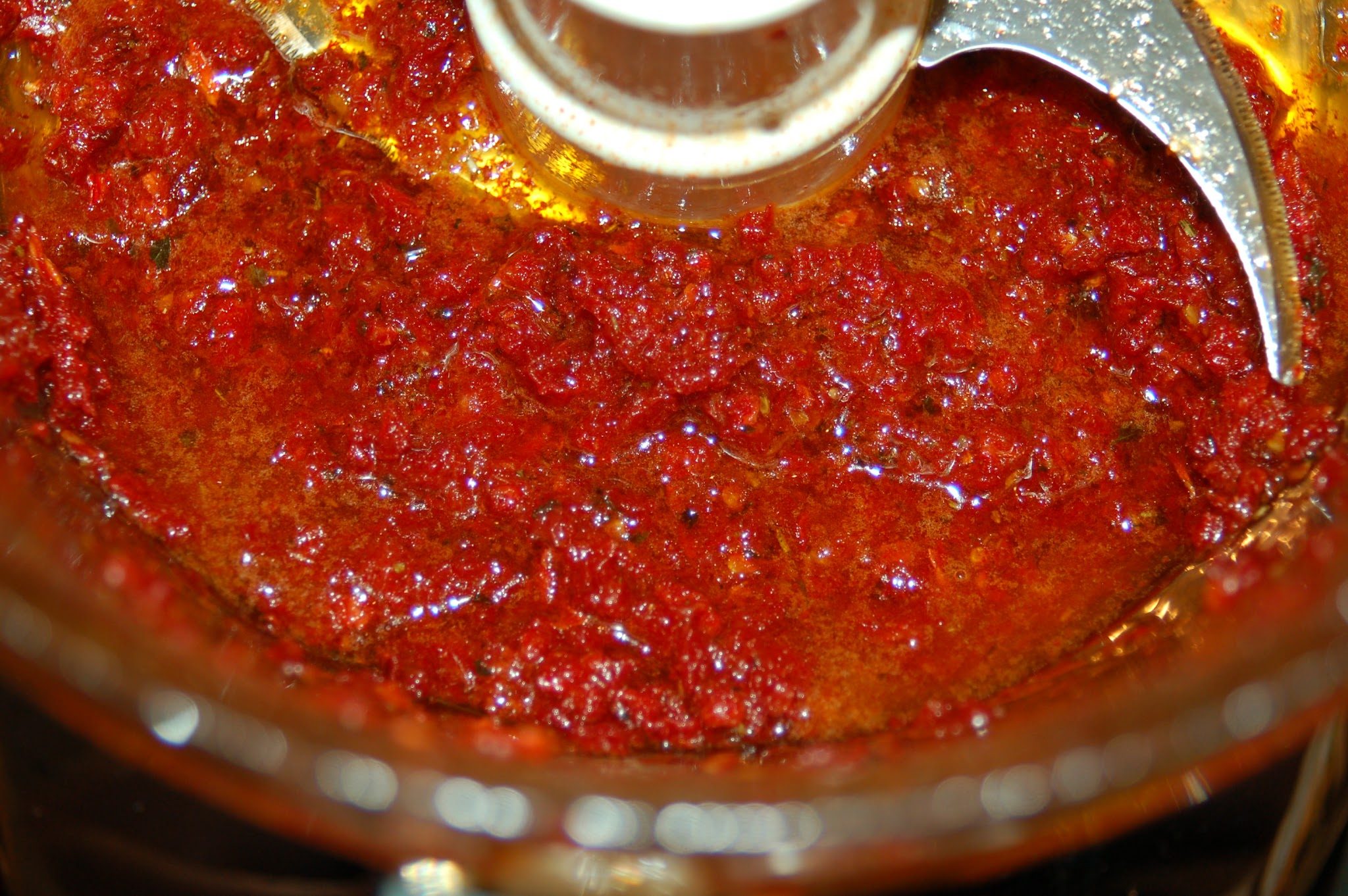 making tomato pesto in food processor