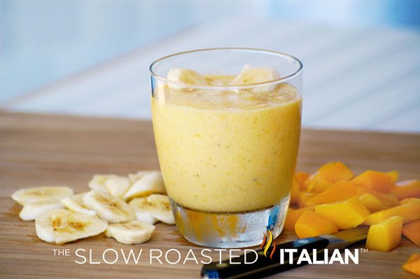mango-banana-smoothie-ir-2113691