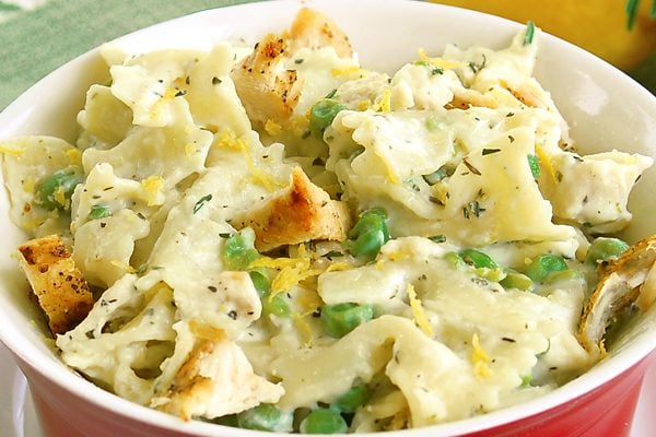 Cheesy Chicken Pasta with Peas close up