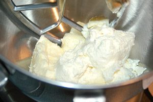 beat-butter-cream-cheese-2043909