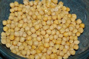chickpeas-w-skins-removed-2418897