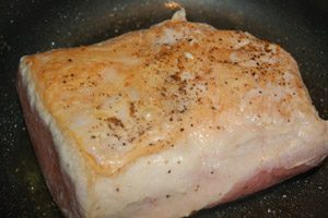 pork-in-pan-browning-4101343