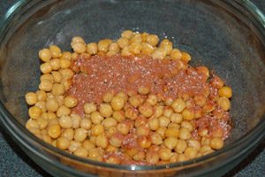 spices-on-chickpeas-1169662