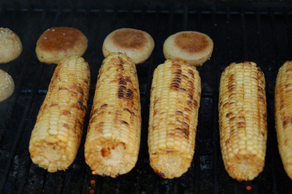 corn on the cob on the grill