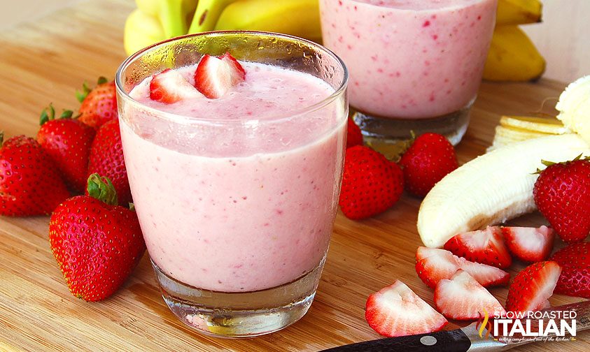 strawberry banana smoothie in glass