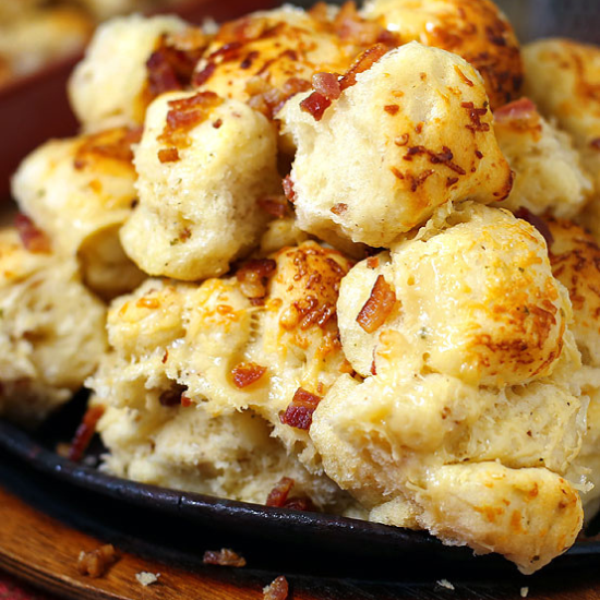 plate of cheesy bacon ranch pull apart bread