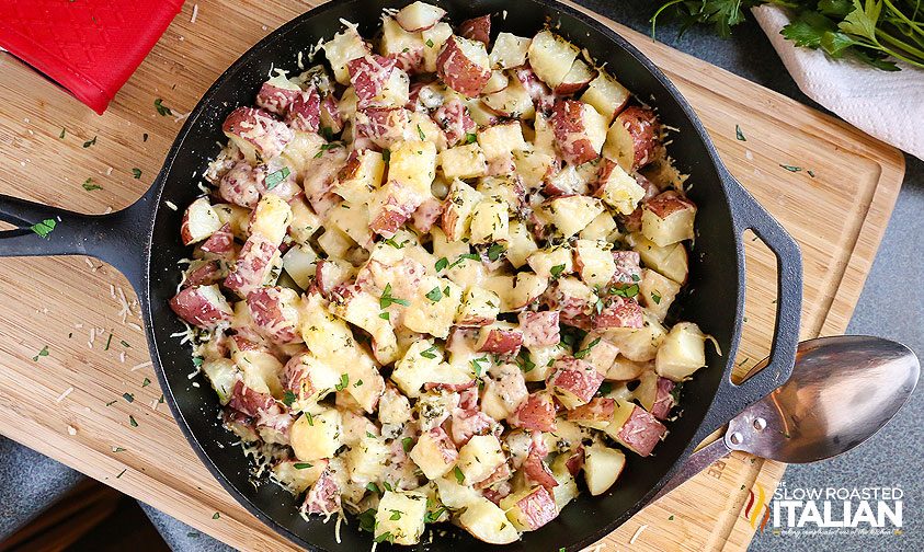 garlic-parmesan-cheesy-potatoes3-wide-7908281