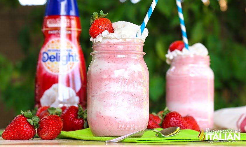 2014/05/dreamy-strawberries-and-cream-shake.html