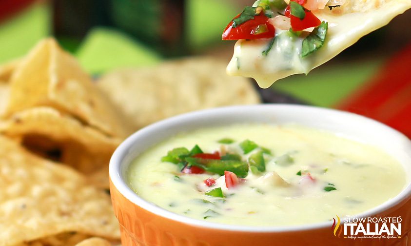 applebees queso dip in bowl