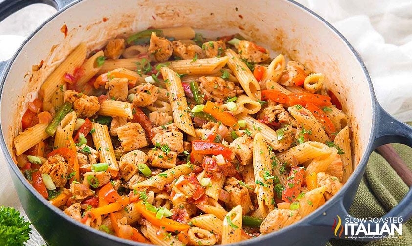 pot of chicken fajita pasta