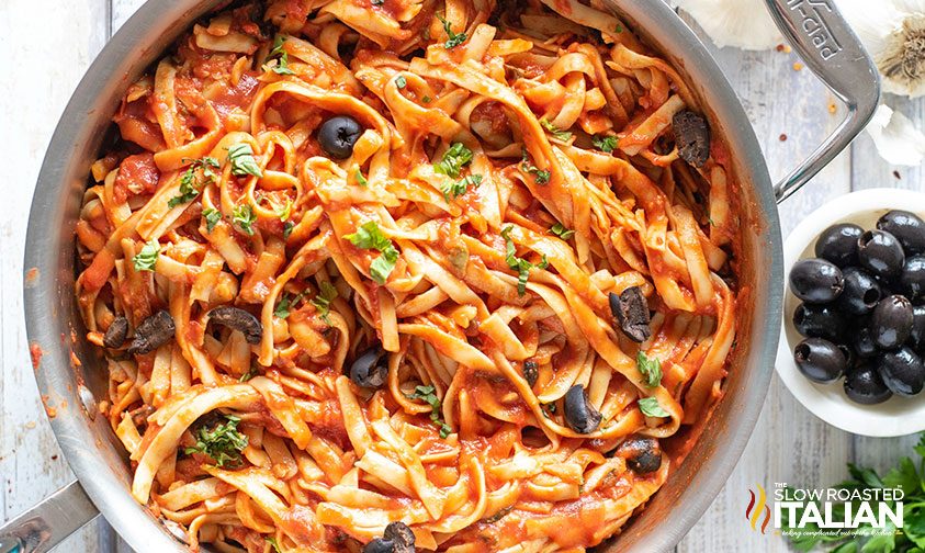 pasta puttanesca in a pot