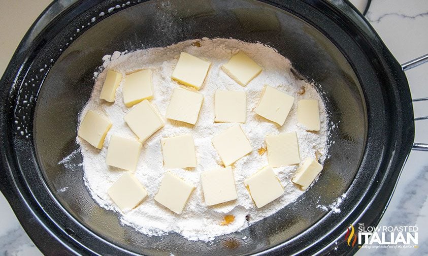 Crock Pot Peach Cobbler 