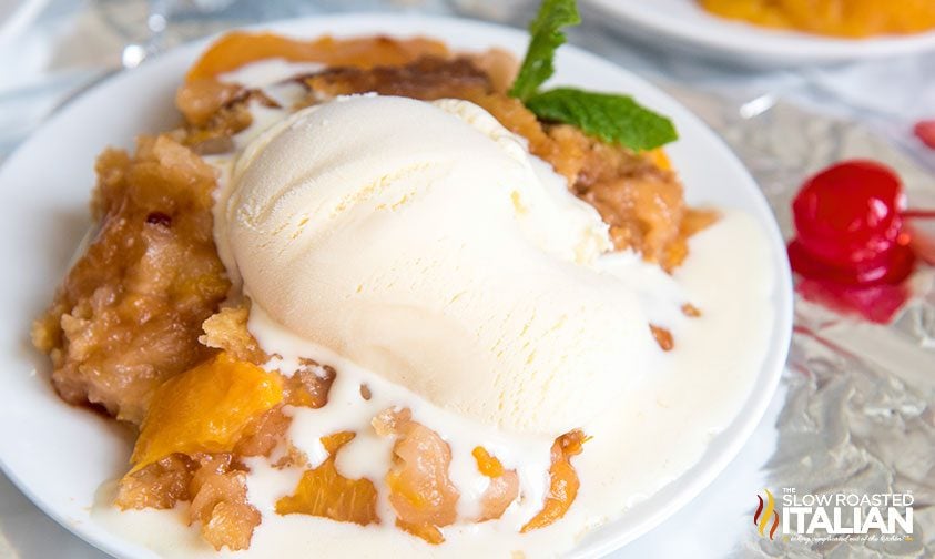 Crock Pot Peach Cobbler 