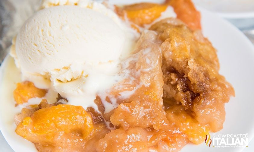 Crock Pot Peach Cobbler 