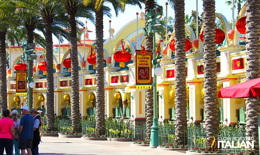 vendor kiosks at Disneyland resort