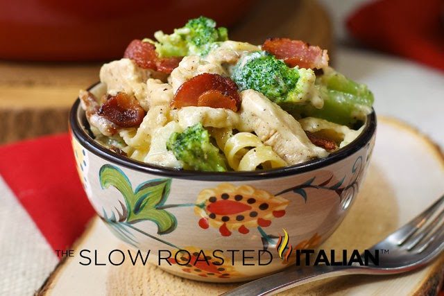 bacon-lovers-chicken-alfredo-with-linguine-and-broccoli-4429060