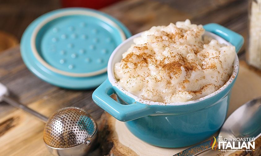 2 ingredient creamy vanilla rice pudding in blue bowl