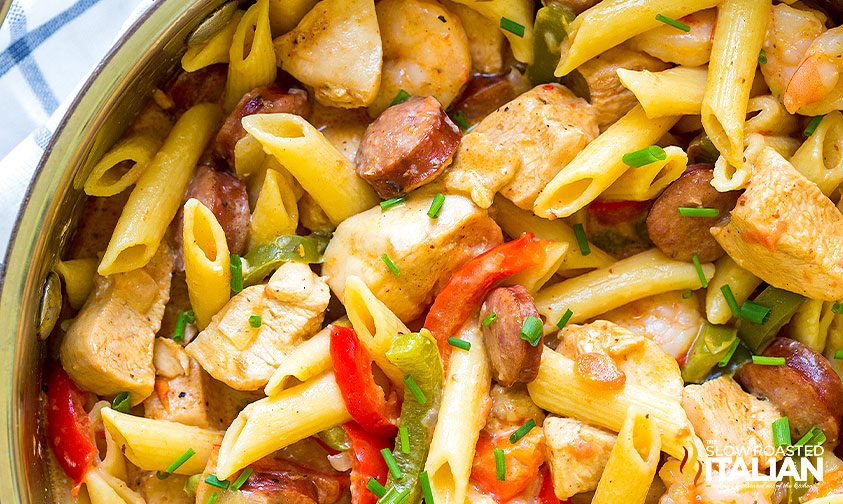 pan of jambalaya pasta