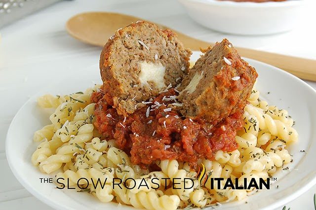 cheesy-mozzarella-stuffed-m-6744334
