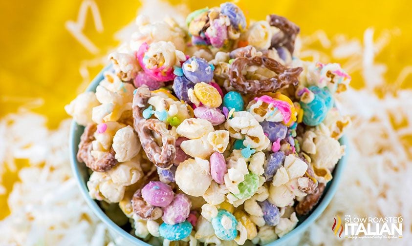 bunny-bait-funfetti-popcorn-wide-8340456