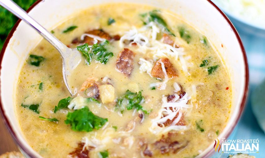 bowl of olive garden copycat zuppa toscana