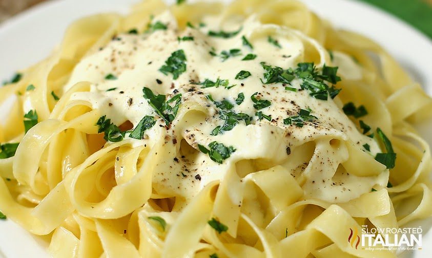 olive garden copycat alfredo sauce close up