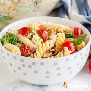 bowl of BLT pasta salad