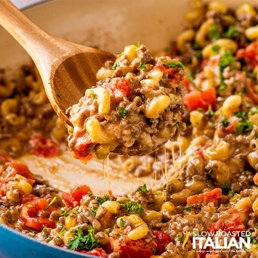 One-Pot Cheeseburger Macaroni In Pot