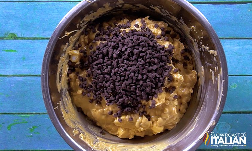 avalanche cookies with chocolate chips added
