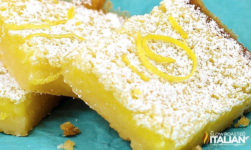 2 lemon bars with dusting of confectioner's sugar
