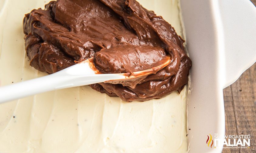 layering chocolate pudding into no bake chocolate dessert