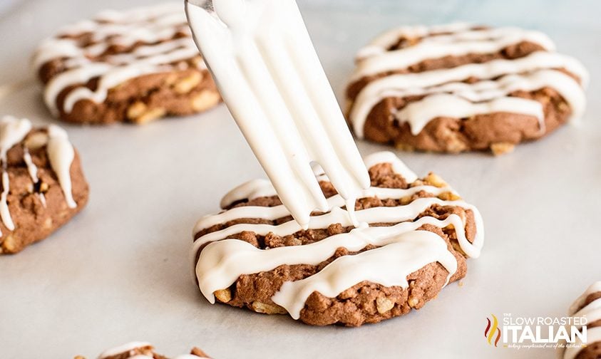 drizzling cake batter cookies