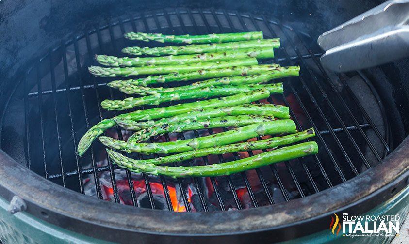 grilling asparagus spears