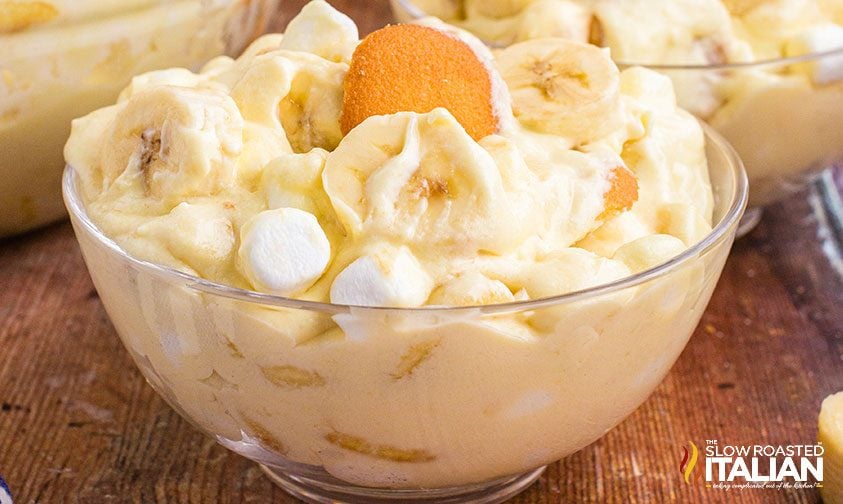 banana pudding dessert in bowl