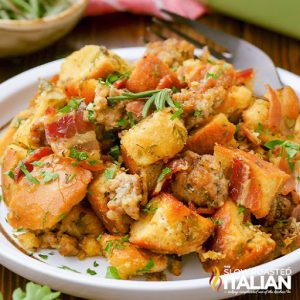 bowl of crockpot stuffing