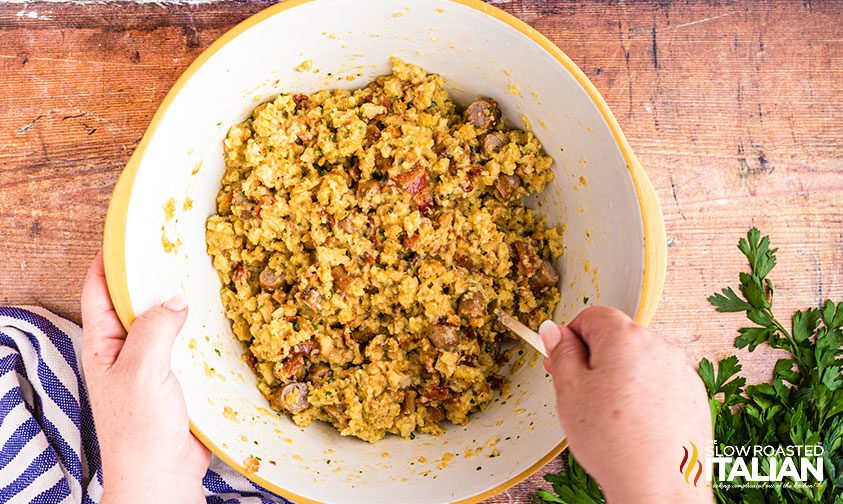 making easy thanksgiving stuffing in bowl