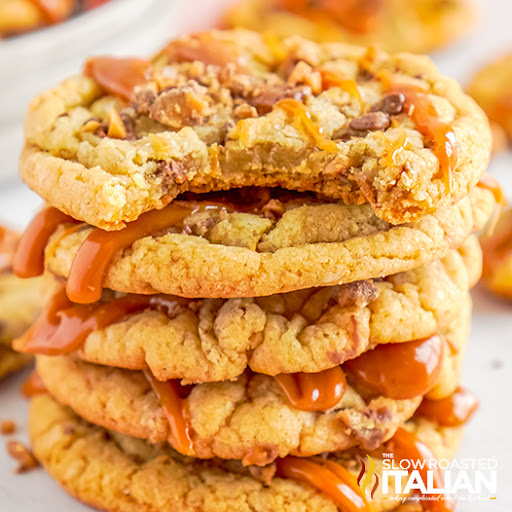 toffee caramel cookies closeup