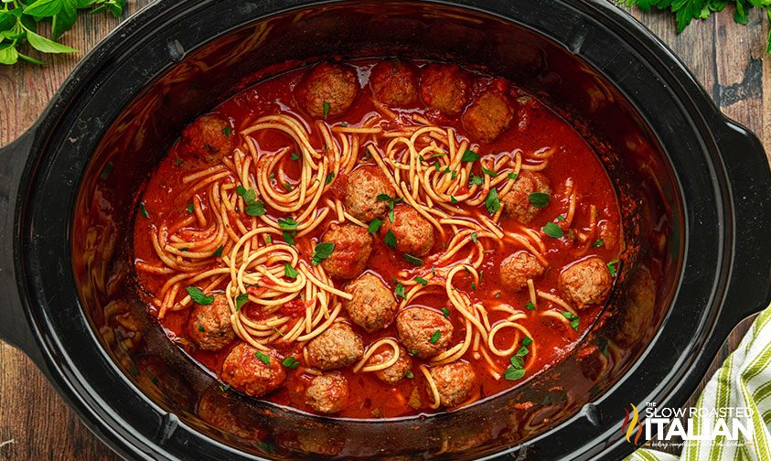 spaghetti and meatballs in slow cooker