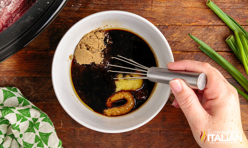 slow cooker mongolian beef mixing sauce
