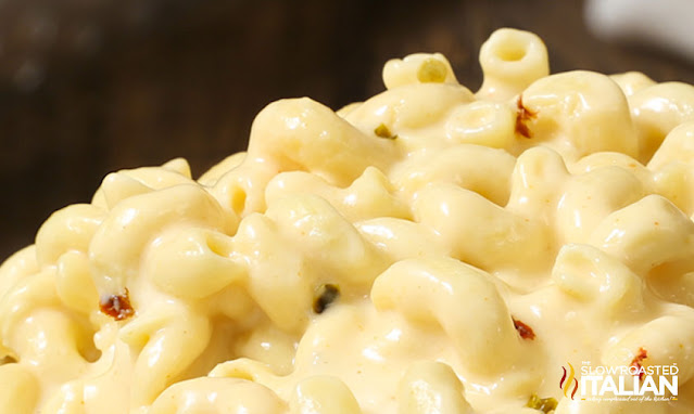 mac and cheese with cream cheese, close up