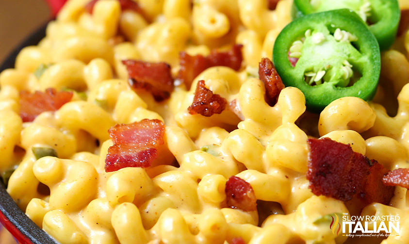 jalapeno macaroni and cheese, closeup