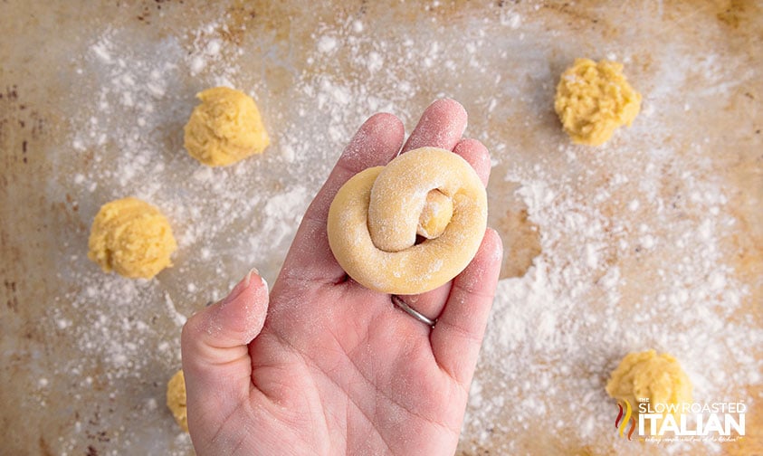 forming italian knot cookies