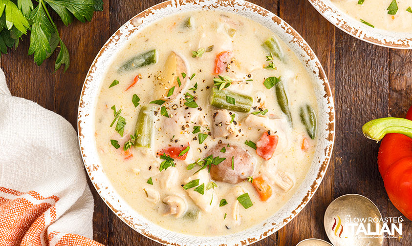 bowl of creamy chicken stew.