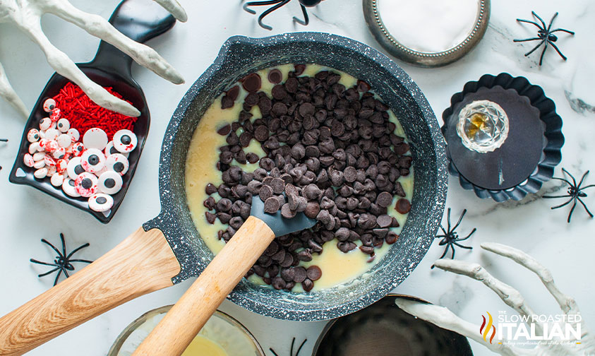 Halloween fudge in pan.