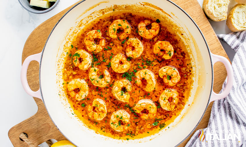 finished shrimp scampi in pan.