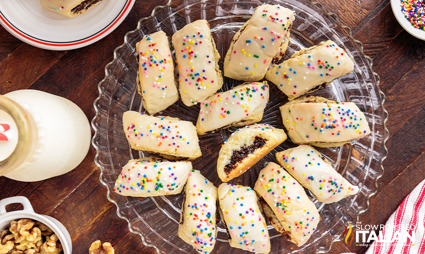 Italian fig cookies on serving dish