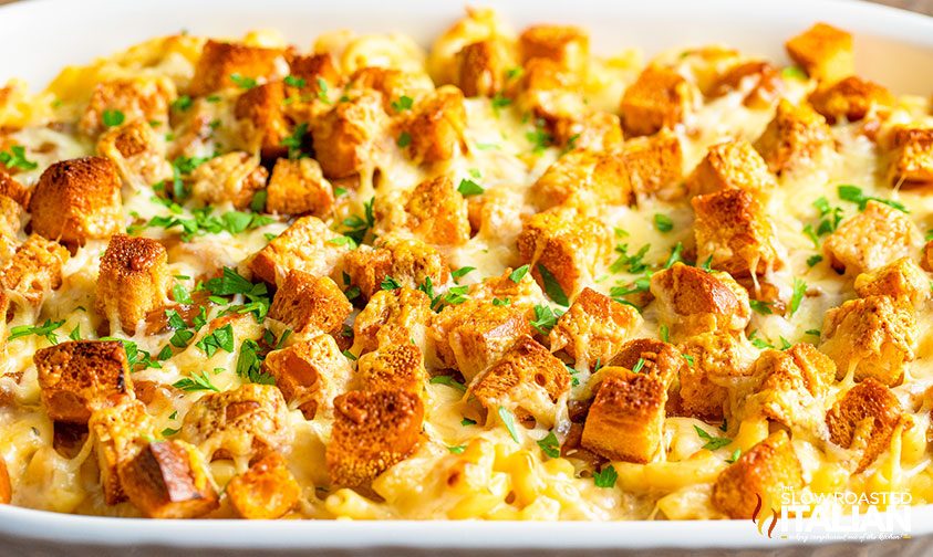 mac and cheese with caramelized onions and bread cubes