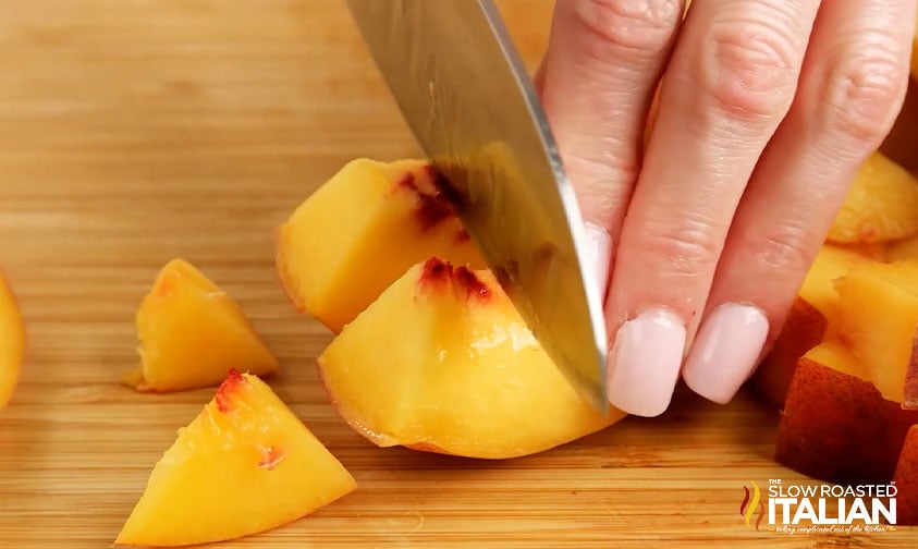 slicing peaches