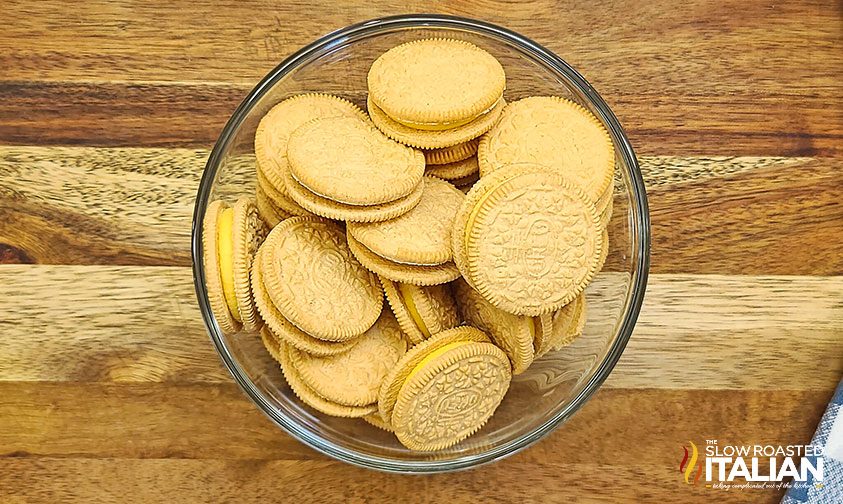 bowl of golden oreos for cheesecake crust