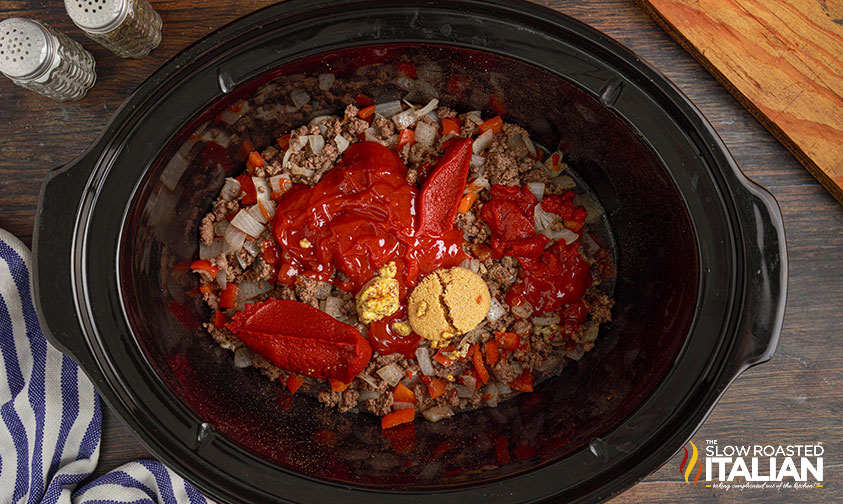 ground beef mixture with sloppy joe sauce ingredients in crockpot